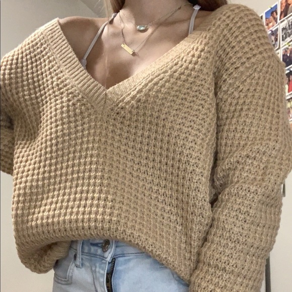 sweater - Picture 2 of 3